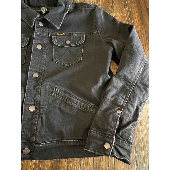 Wrangler Black Jean Jacket with Patterned Lining - Picture 8 of 16